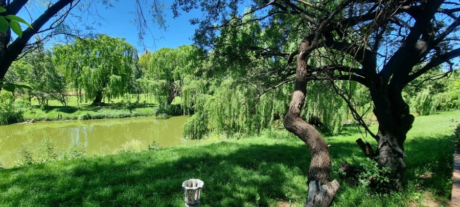 5 Bedroom Property for Sale in Roodewal Free State